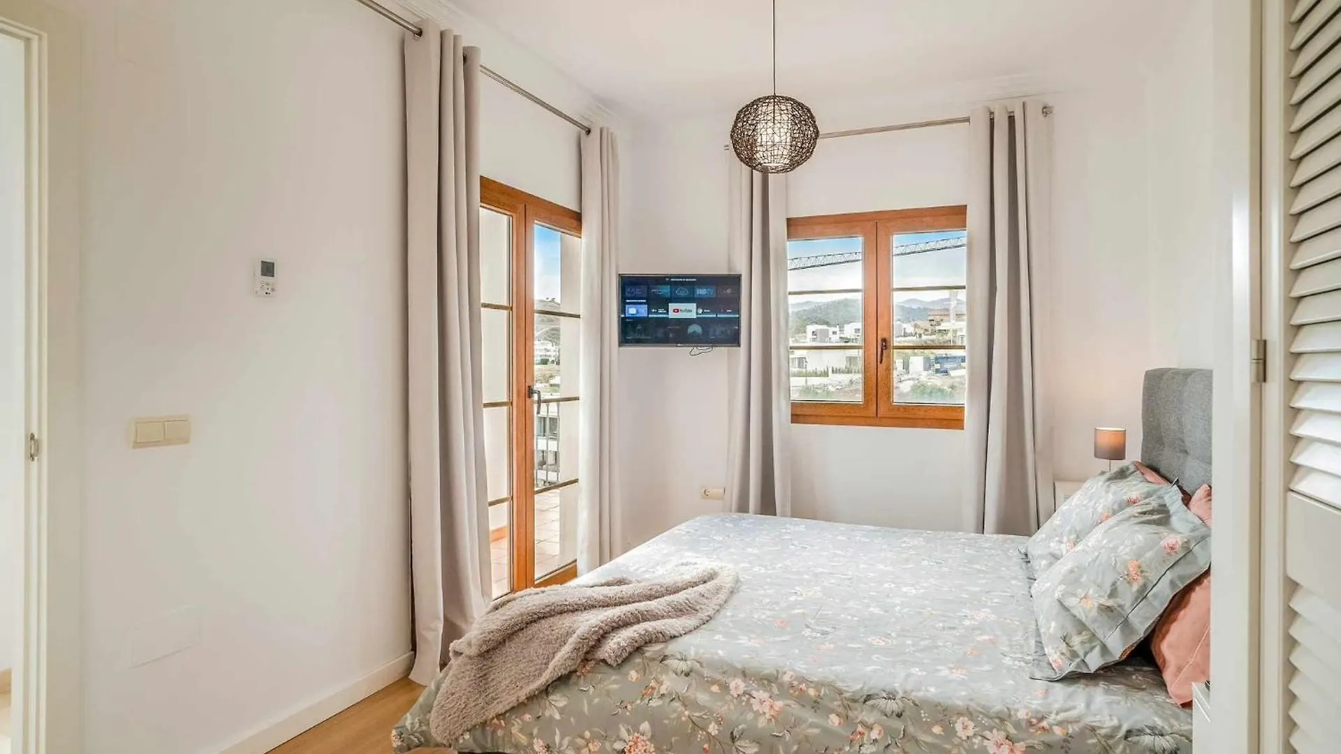 Villa Con Piscina Climatizada Y Vistas Al Golf Εστεπόνα